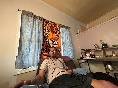 ThrowedWorldWide online show from 03.18.26