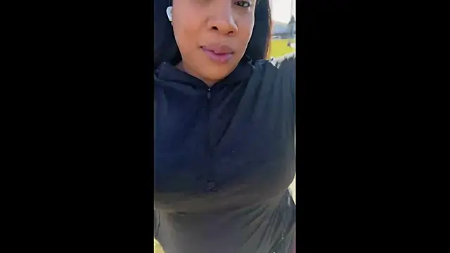 NeliaHexxen online show from 11.12.25