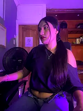 Snapshot of Anahi_Malkova chatting on 10.21.25 Anahi Malkova online show from 10.21.25