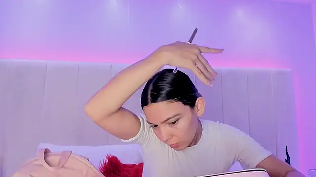 celestebellmont online show from 12.04.25