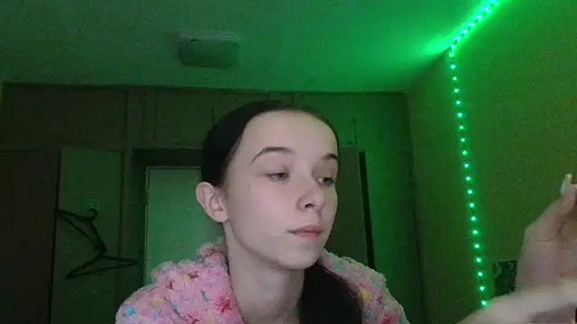 Snapshot of Emilia_Light chatting on 10.10.25 Emilia Light online show from 10.10.25