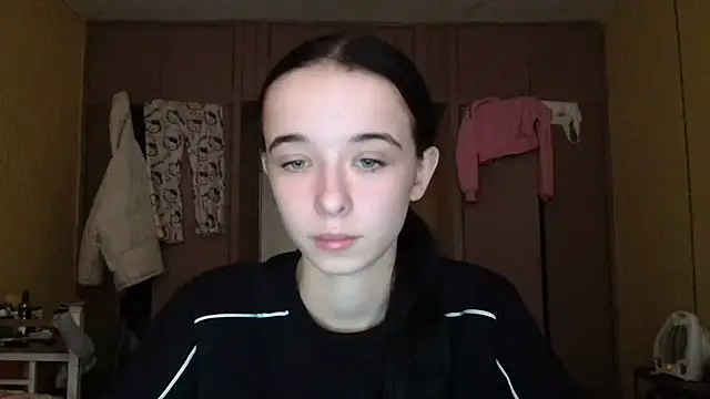 Emilia Light online show from 11.23.25