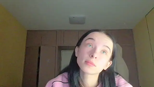 Emilia Light online show from 12.03.25