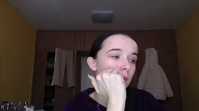 Emilia Light online show from 01.13.26