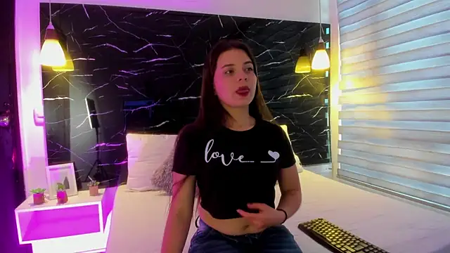 ZOE LE online show from 10.15.25