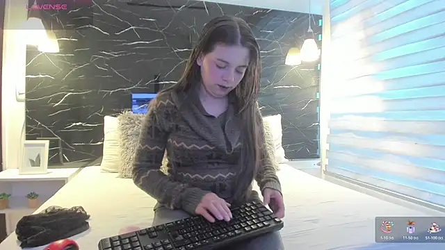 ZOE LE online show from 02.04.26