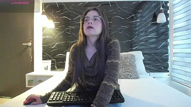 ZOE LE online show from 02.11.26