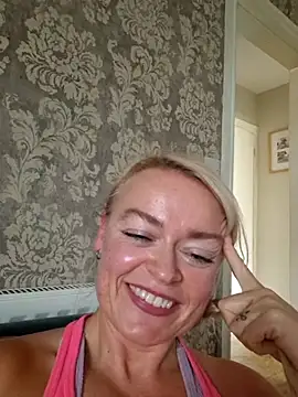 Snapshot of demidelightfulxx chatting on 09.29.25 demidelightfulxx online show from 09.29.25