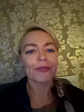 Snapshot of demidelightfulxx chatting on 10.03.25 demidelightfulxx online show from 10.03.25