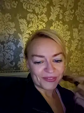 Snapshot of demidelightfulxx chatting on 10.16.25 demidelightfulxx online show from 10.16.25