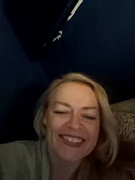 Snapshot of demidelightfulxx chatting on 10.19.25 demidelightfulxx online show from 10.19.25