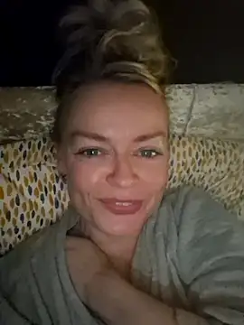 Snapshot of demidelightfulxx chatting on 10.20.25 demidelightfulxx online show from 10.20.25