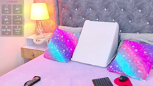 LiaTeylor online show from 10.22.25