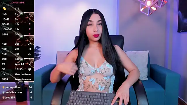 Caroline Millerr online show from 10.22.25