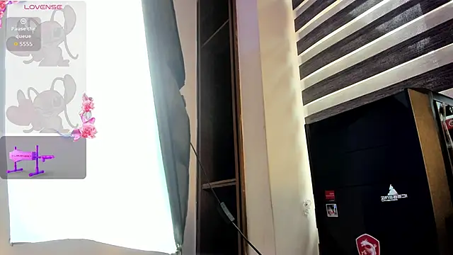 Caroline Millerr online show from 11.24.25