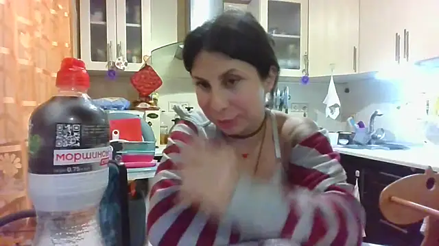 QueenMomyS online show from 10.16.25