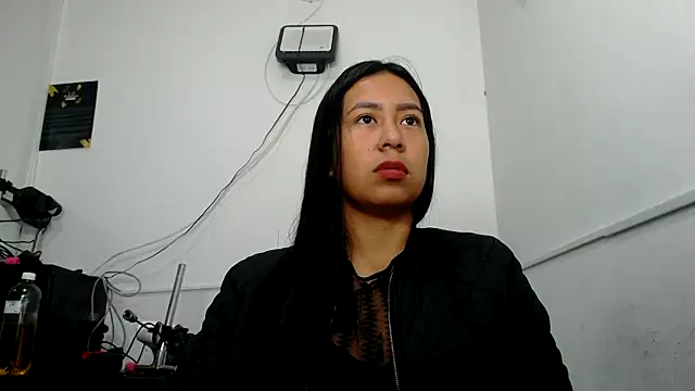 KateValencia online show from 04.23.26