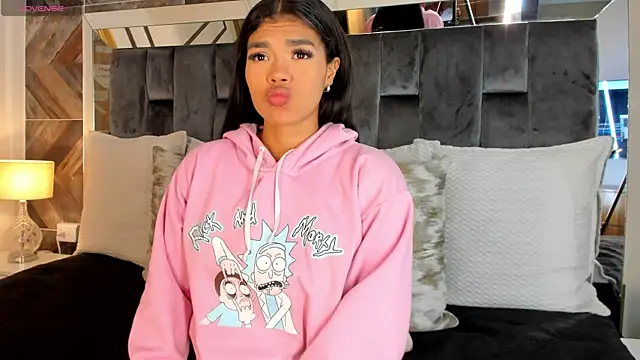 NaylaGrey online show from 10.17.25