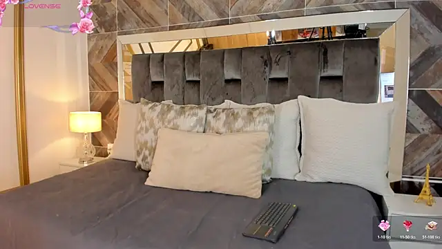 NaylaGrey online show from 10.24.25