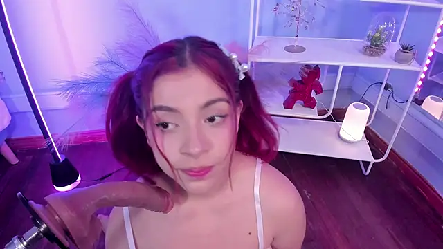 Snapshot of KathiaSaenz_ chatting on 10.10.25 KathiaSaenz online show from 10.10.25