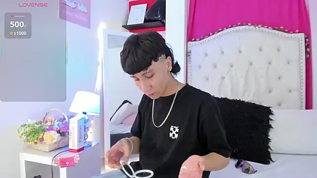 XaanderGrey online show from 11.15.25