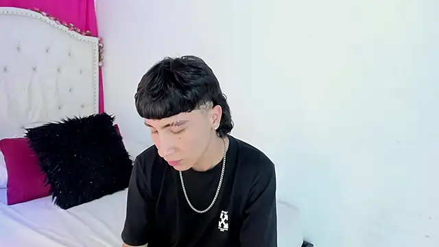 XaanderGrey online show from 12.05.25