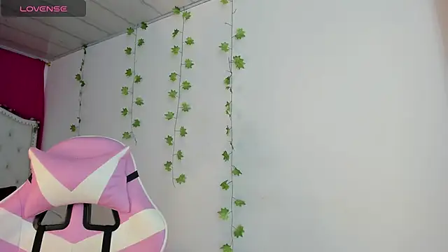 XaanderGrey online show from 12.15.25