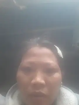 Snapshot of bree-zz chatting on 11.18.25 bree-zz online show from 11.18.25