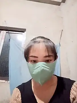 Snapshot of bree-zz chatting on 11.27.25 bree-zz online show from 11.27.25