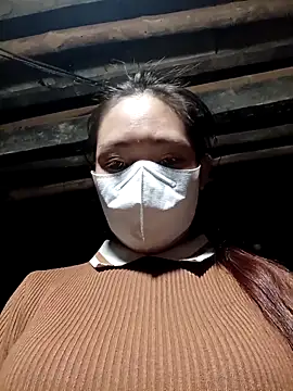 Snapshot of bree-zz chatting on 12.16.25 bree-zz online show from 12.16.25