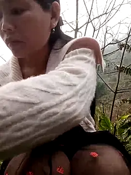 Snapshot of bree-zz chatting on 02.17.26 bree-zz online show from 02.17.26