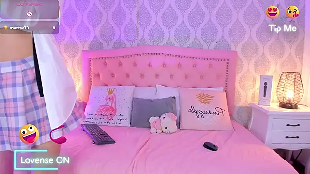 Snapshot of kendallspears_1 chatting on 10.20.25 kendallspears 1 online show from 10.20.25