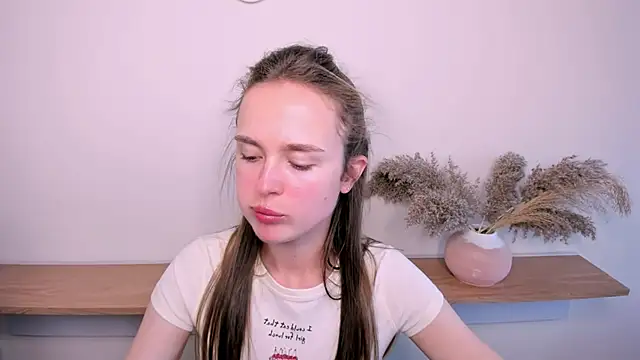 LilMary  online show from 04.21.26