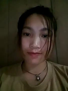 min-xinh online show from 10.17.25