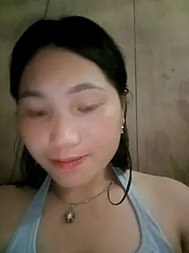 min-xinh online show from 10.30.25