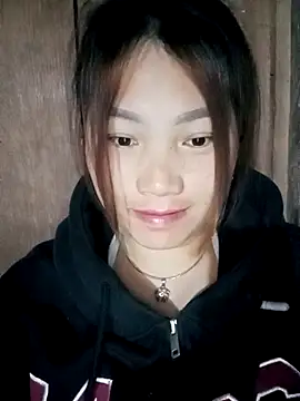 min-xinh online show from 11.13.25