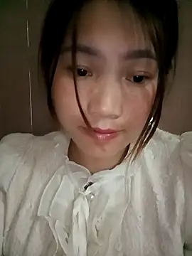 min-xinh online show from 11.18.25