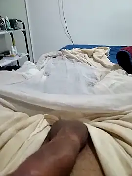 Snapshot of A_reyes1122 chatting on 09.28.25 A reyes1122 online show from 09.28.25