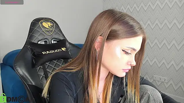 KarinaBroks online show from 11.24.25