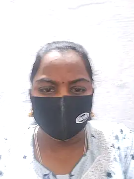 Snapshot of Tamil_Hot_Sindhu chatting on 10.13.25 Tamil Hot Sindhu online show from 10.13.25
