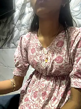 Snapshot of Nencycute1 chatting on 10.03.25 Nencycute1 online show from 10.03.25