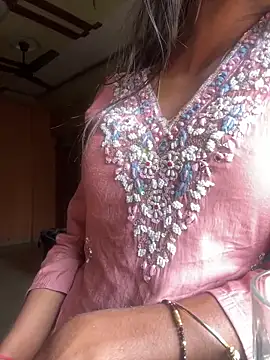 Snapshot of Nencycute1 chatting on 10.05.25 Nencycute1 online show from 10.05.25