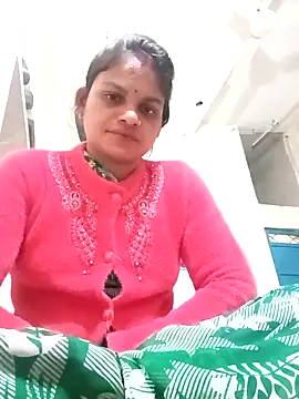 Snapshot of SHMA-77 chatting on 11.21.25 SHMA-77 online show from 11.21.25