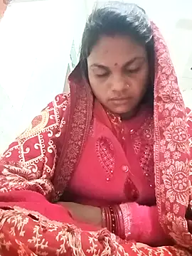 Snapshot of SHMA-77 chatting on 11.22.25 SHMA-77 online show from 11.22.25