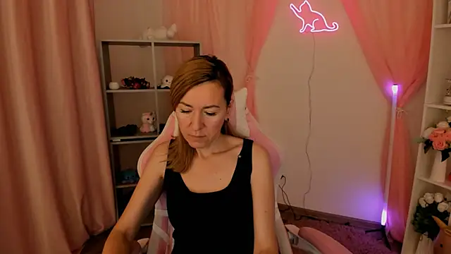 DonnaSmitth online show from 12.02.25