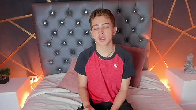 Lian Miller1  online show from 10.07.25