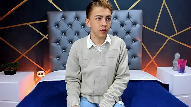 Lian Miller1  online show from 10.08.25