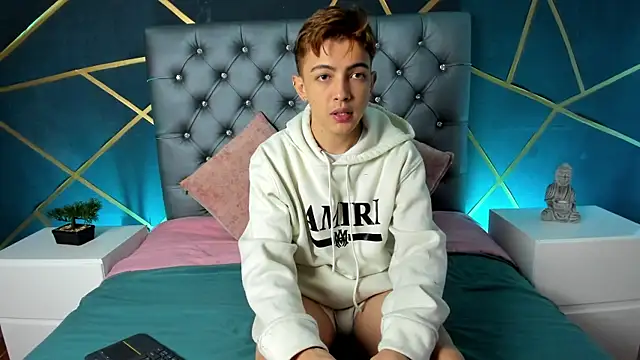 Lian Miller1  online show from 10.20.25