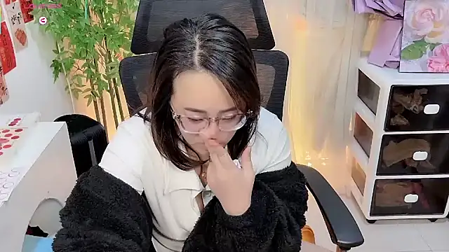 NEWONETO online show from 02.05.26