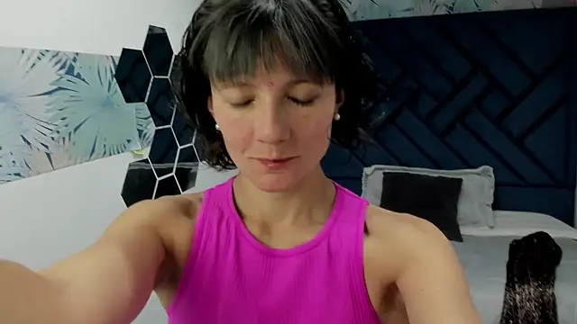 Valery More   online show from 11.18.25